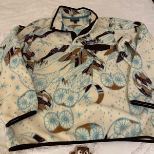 Patagonia women’s Synchilla Fleece in Cream and Blue